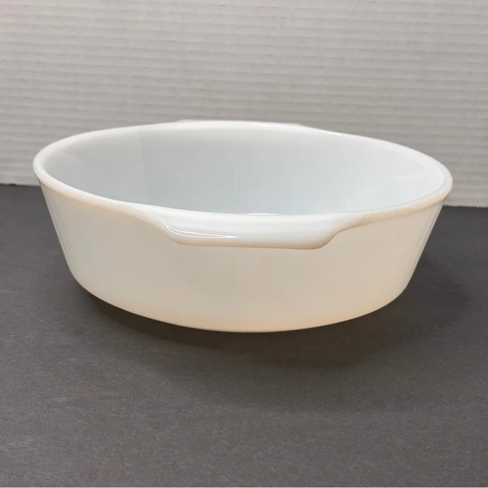 Anchor Hocking Fire King 1.5 Quart Double Handled Casserole Dish Milk Glass #437
